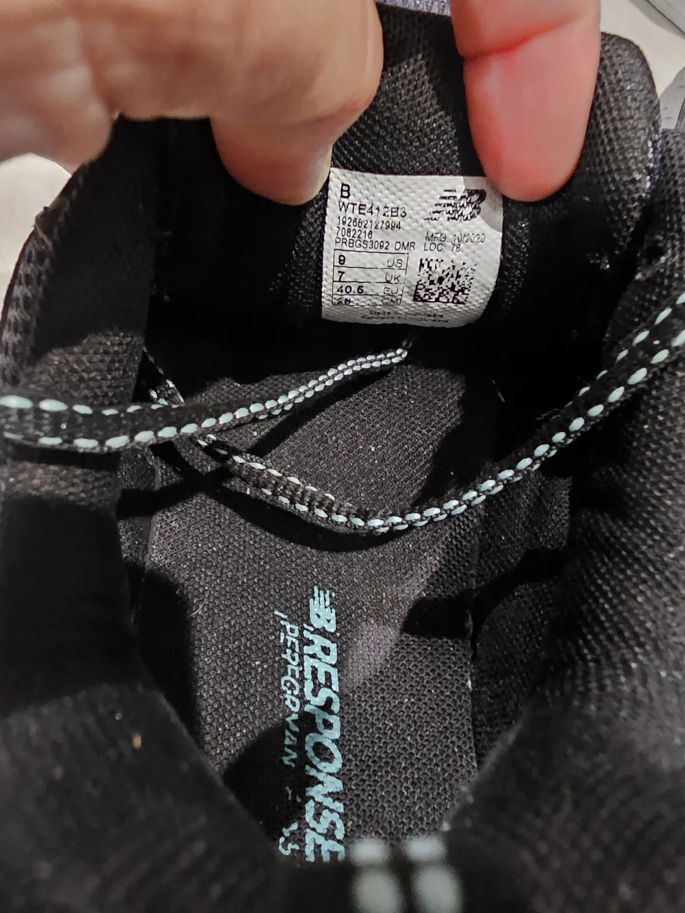 New Balance Women’s Black & Teal Trail Running Hiking Shoes Size 9